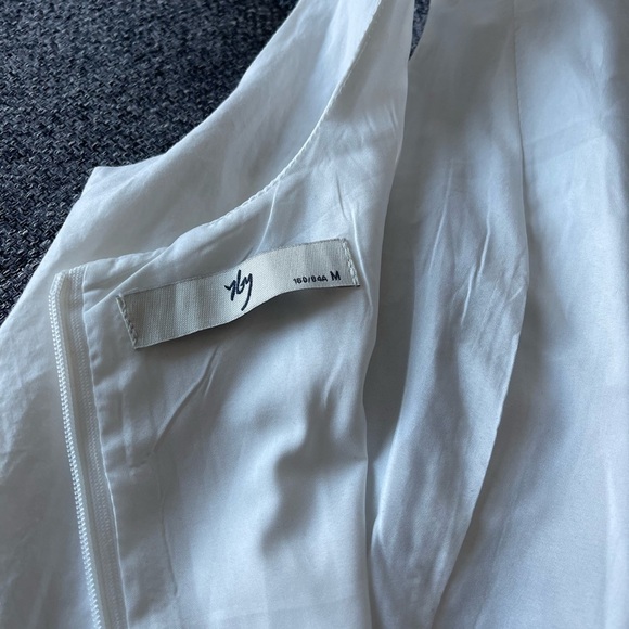 Elegant White lace mini Dress - Picture 6 of 10